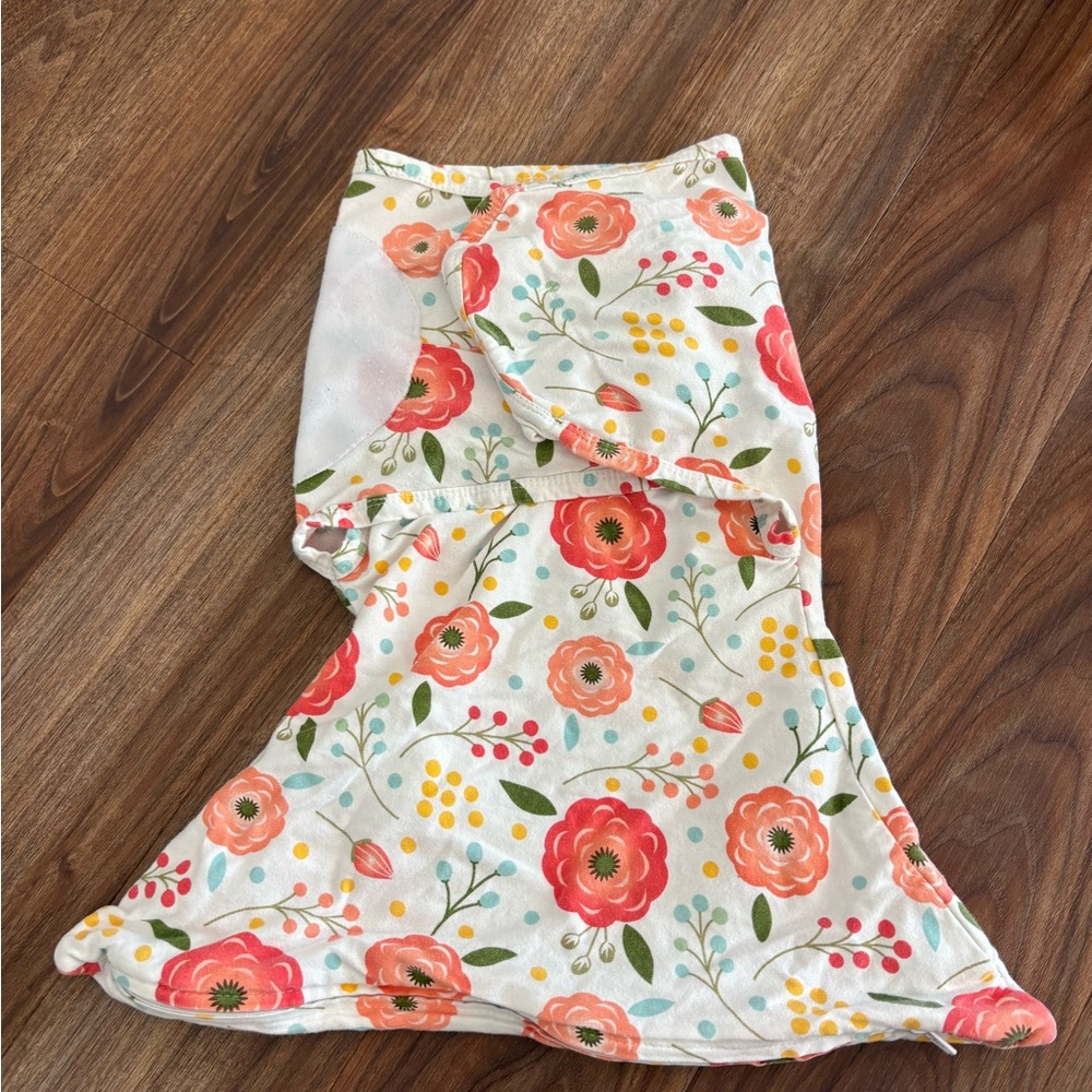 Zippy sleeping baby swaddle